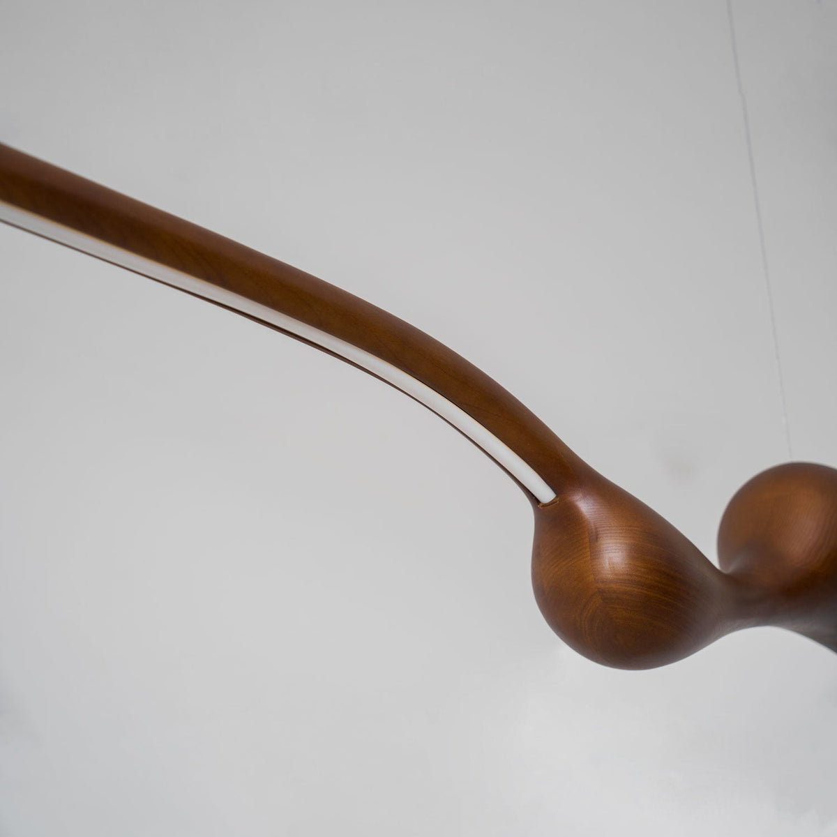 Alenor Pendelleuchte aus Holz im Retro-Stil