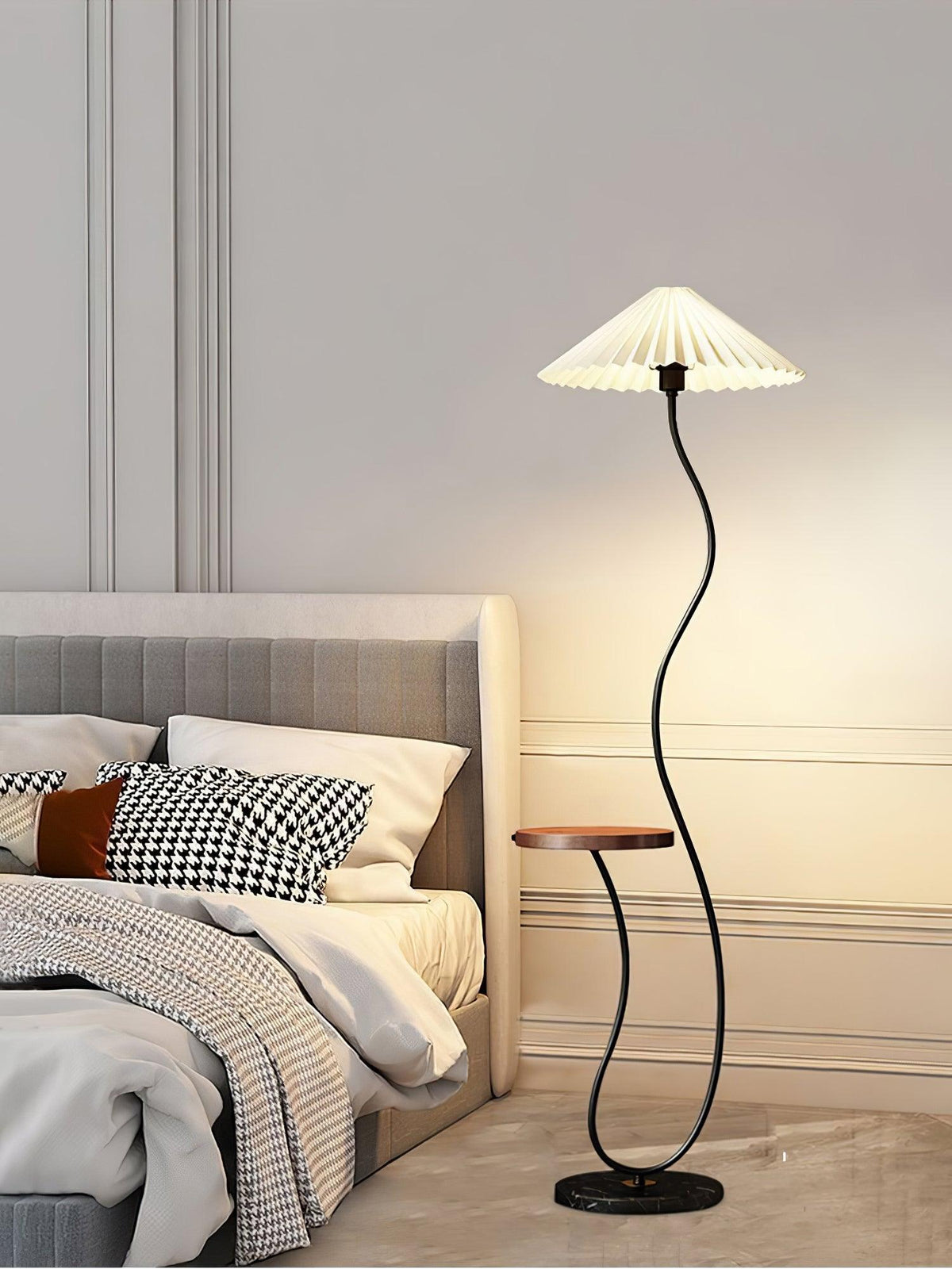 Ghel Minimalistische Stehleuchte aus Holz