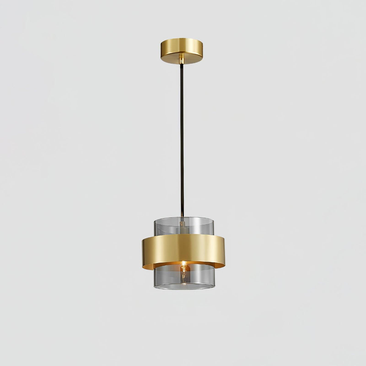 Celariella Pendelleuchte aus Messing mit Glas in zeitgenössischem Design