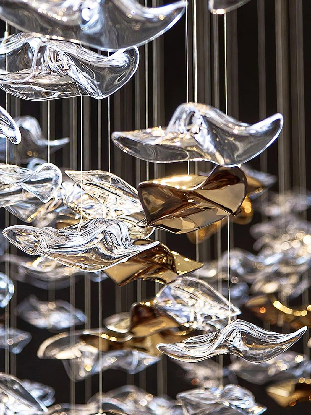 Lisk luxuriöse Kronleuchter aus Messing linear