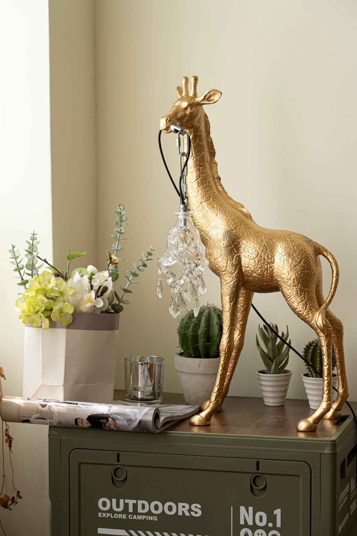Fexl luxuriöse Giraffe Royale Skulptur-Stehleuchte