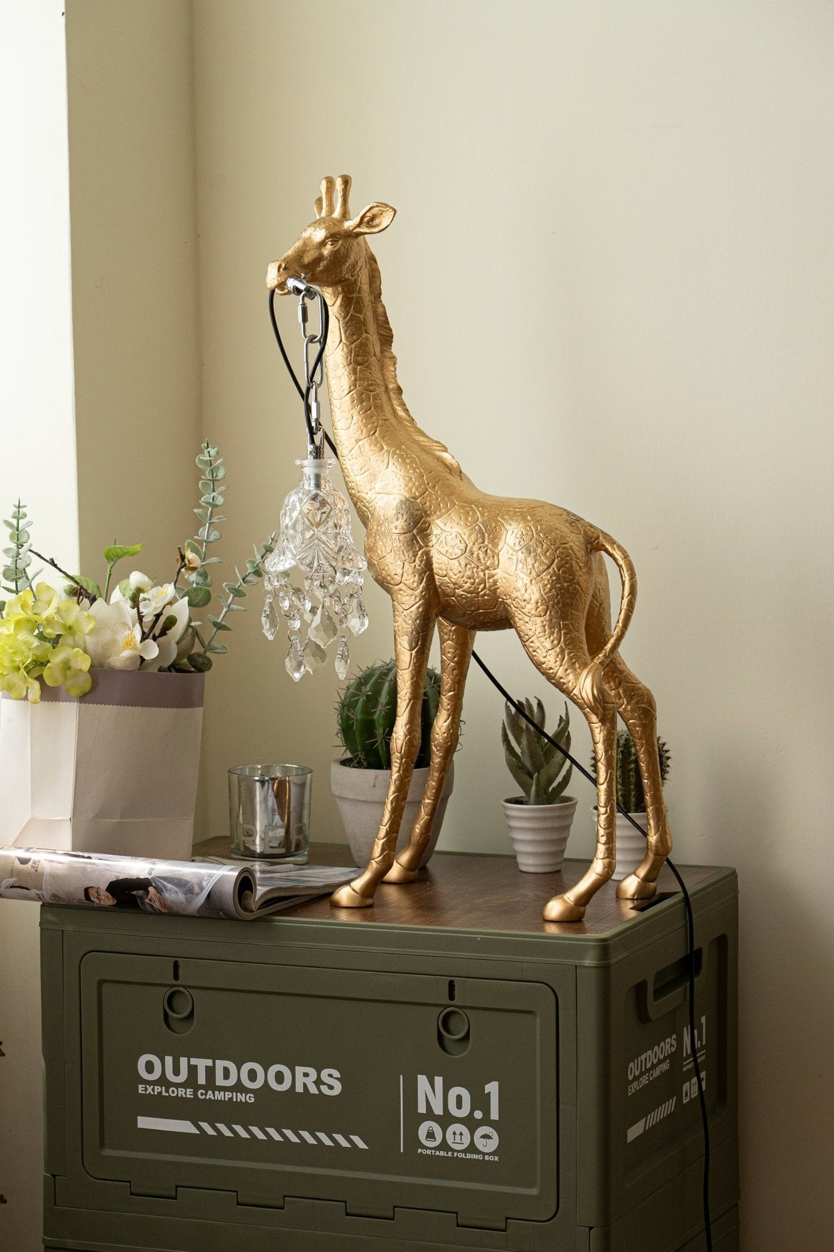 Fexl luxuriöse Giraffe Royale Skulptur-Stehleuchte