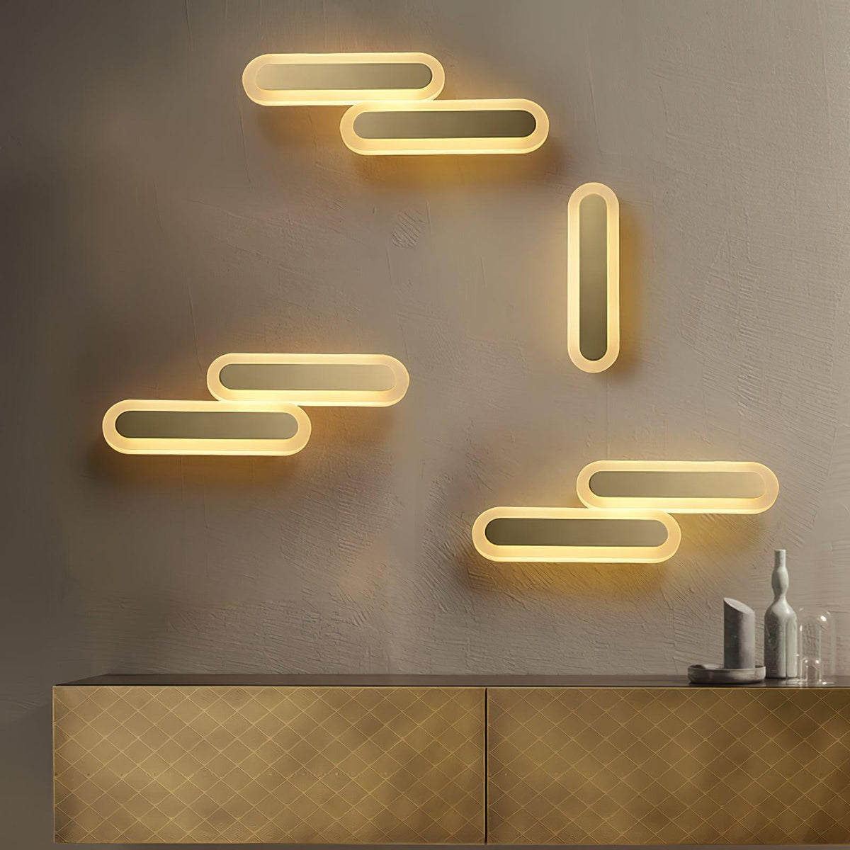 Solanelle zeitgenössische minimalistische Wandleuchte aus Messing