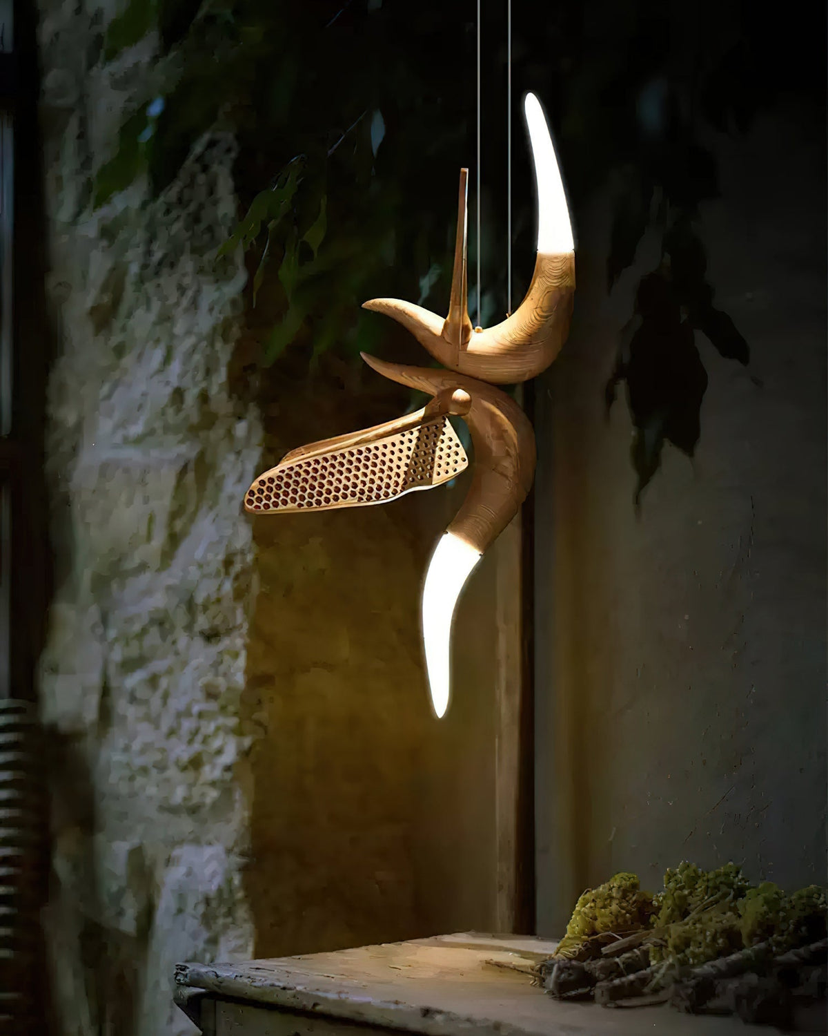 Elsilor Avian-Inspired Holz-Pendelleuchte