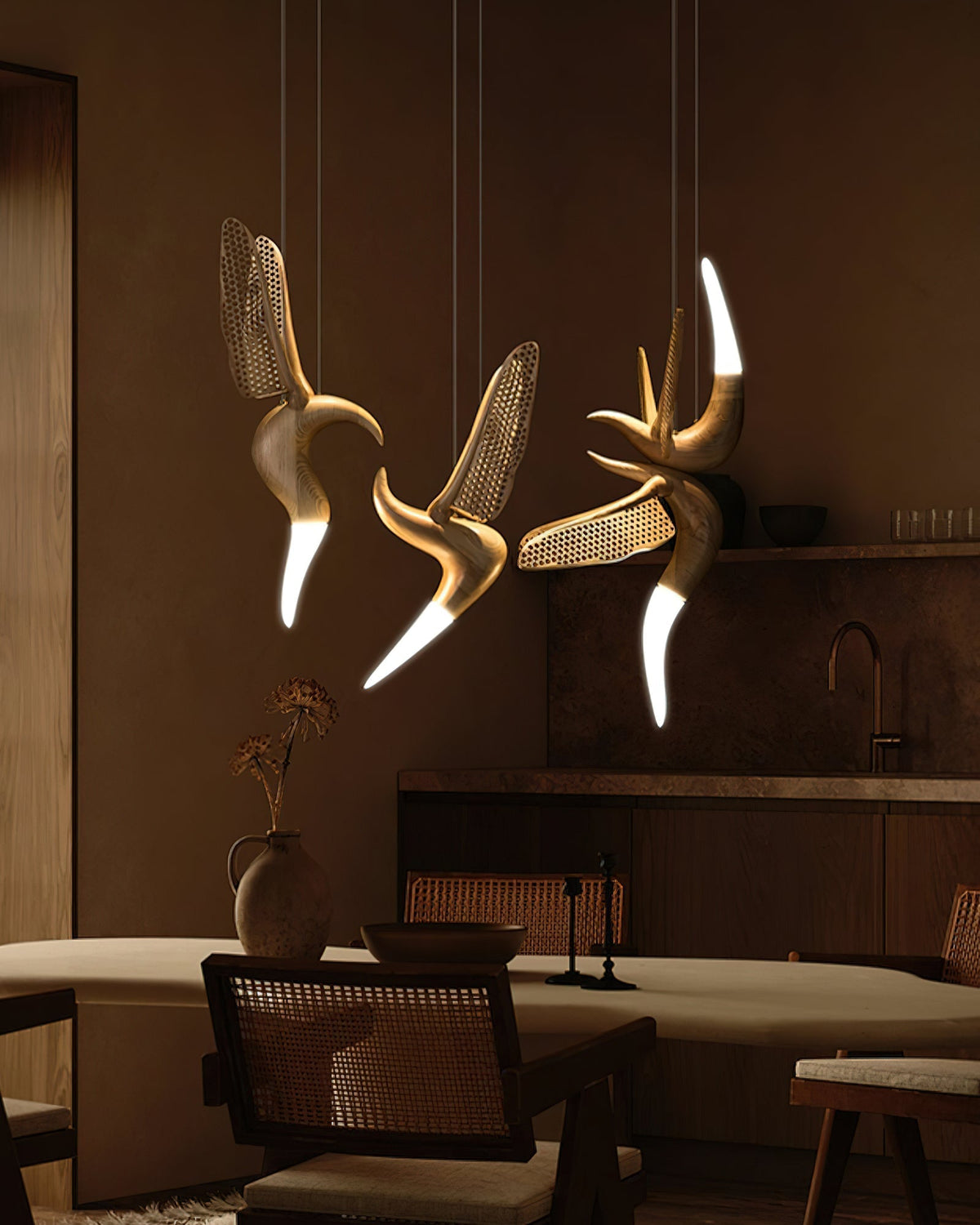Elsilor Avian-Inspired Holz-Pendelleuchte