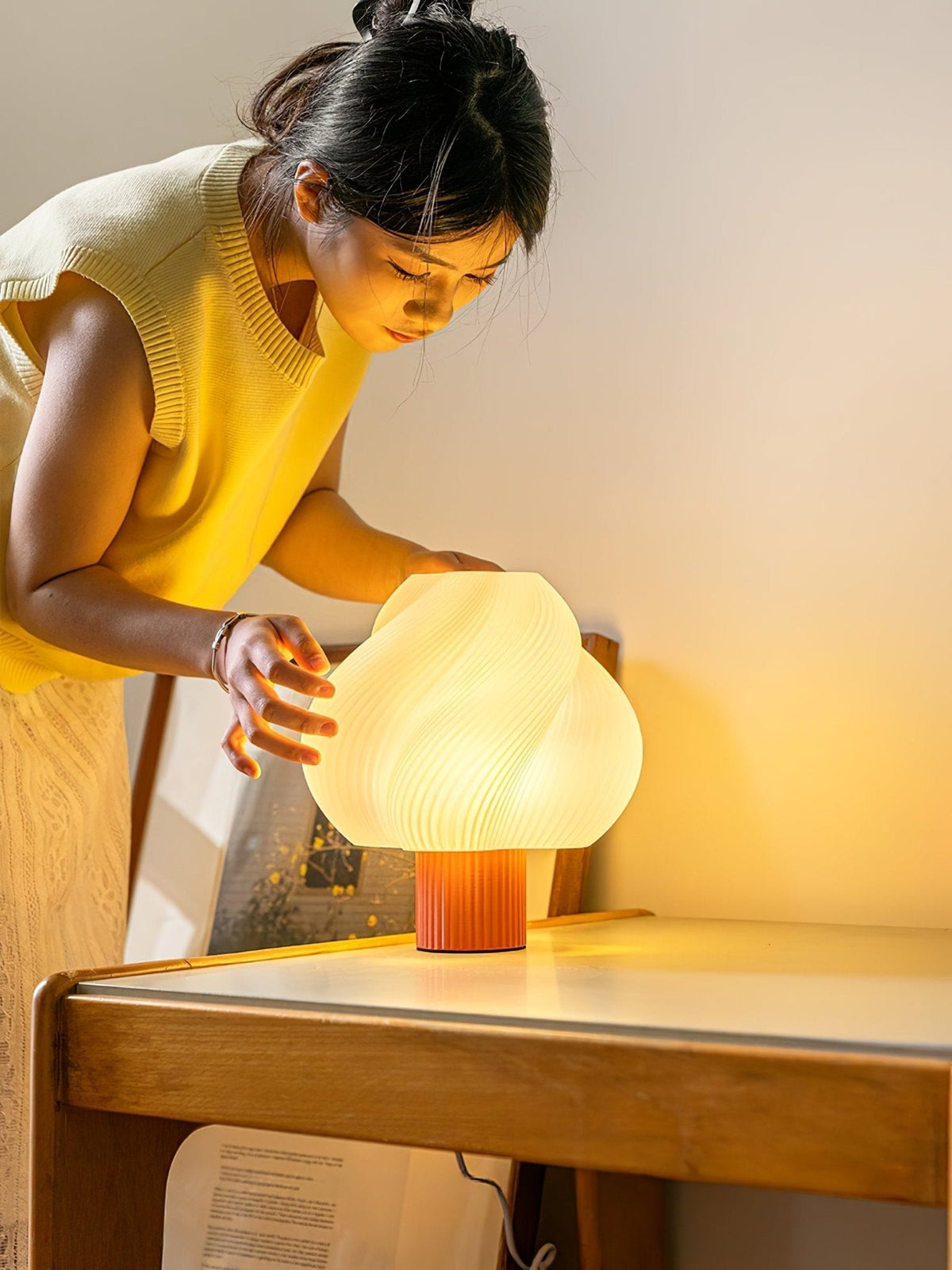 Buffy Tischleuchte aus Kunststoff in Modernem Stil
