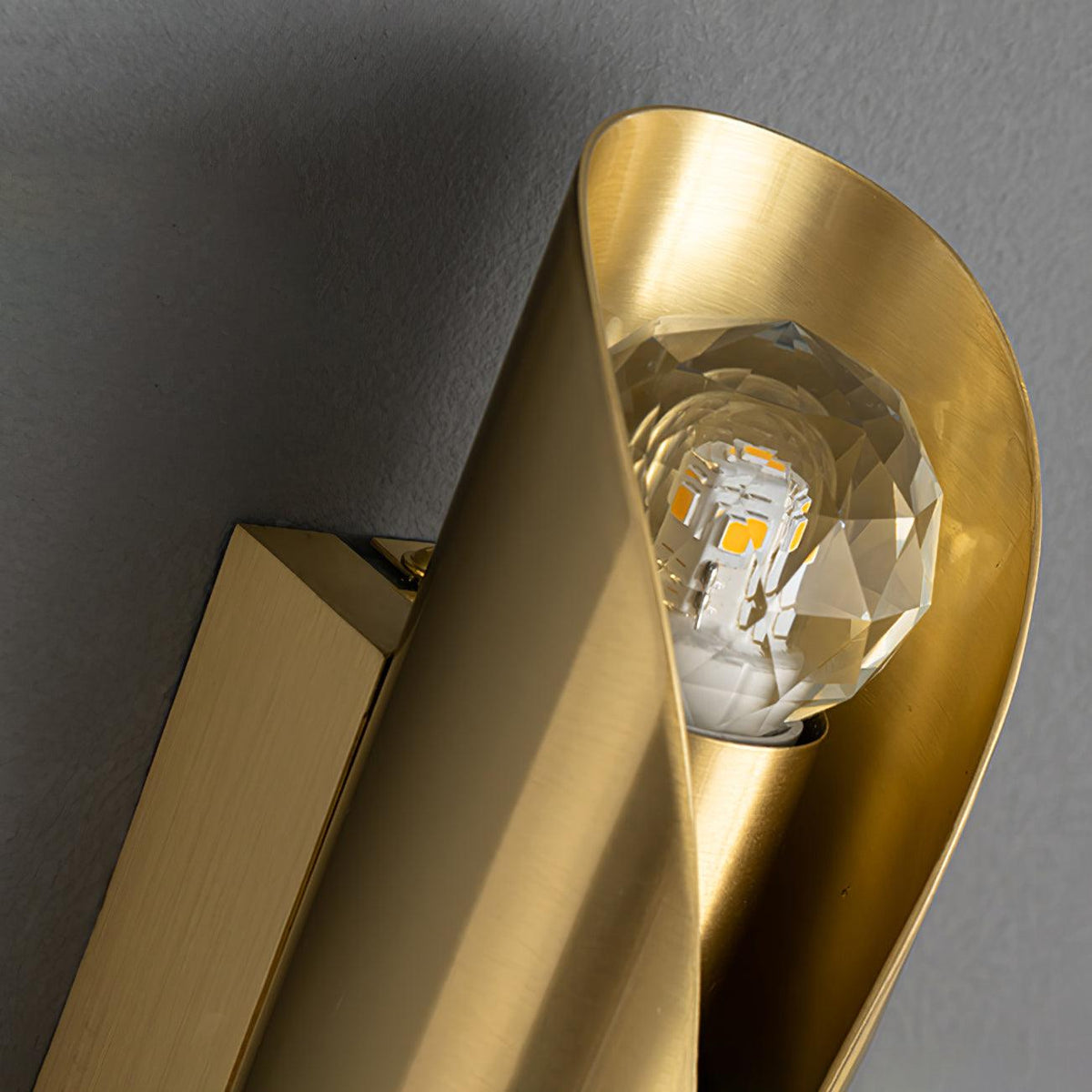 Veyric Diamant-Messing-Wandleuchte