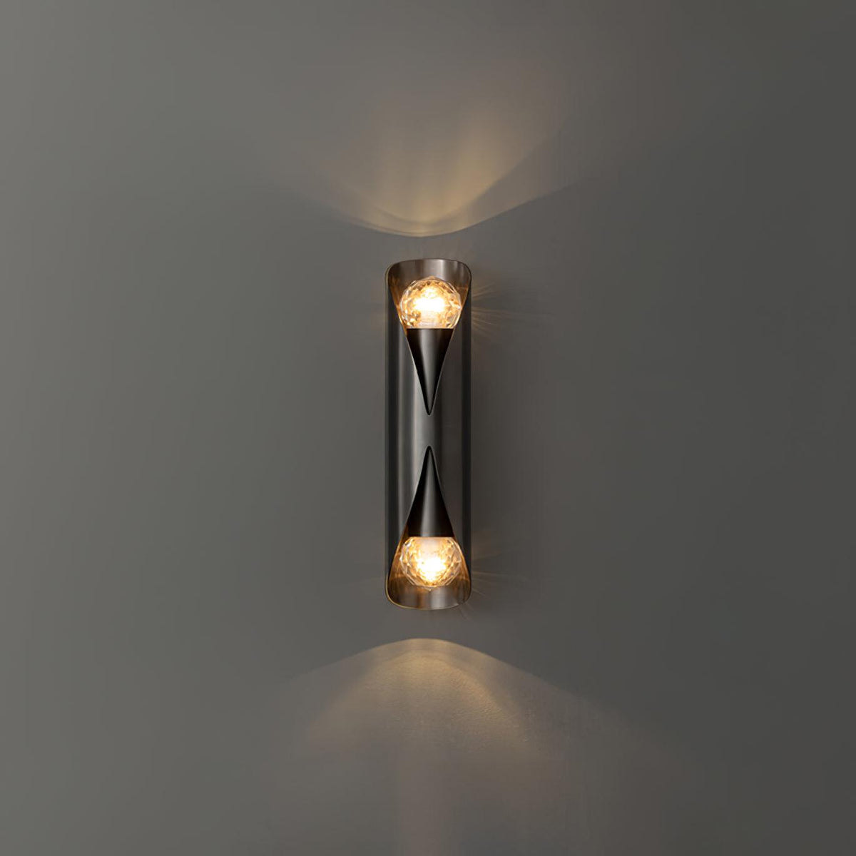 Veyric Diamant-Messing-Wandleuchte