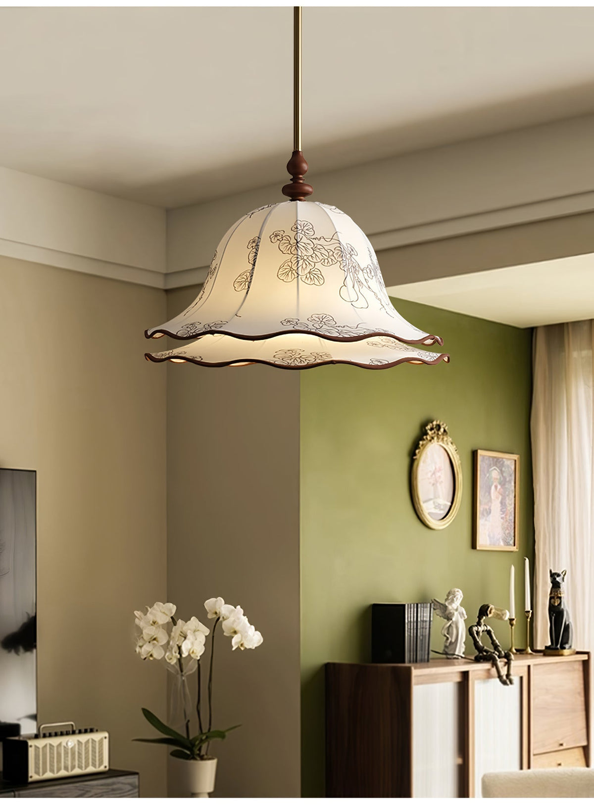 Ilsilis traditionelle Eleganz Blumengestellter Stoff-Holz-Pendelleuchte