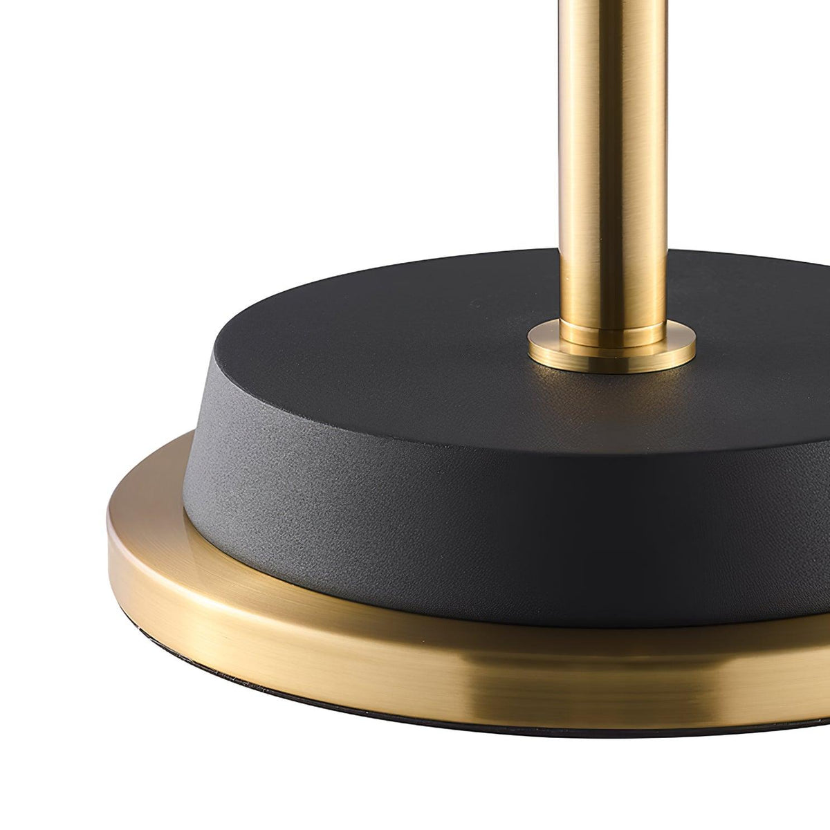 Xildas Schwarz & Gold Minimalistische Stehleuchte
