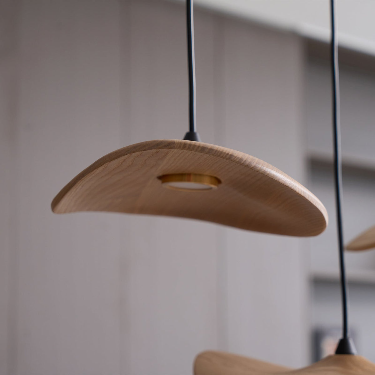 Abbott Kronleuchter zeitgenössisch minimalistisch leerer Blatt Holz