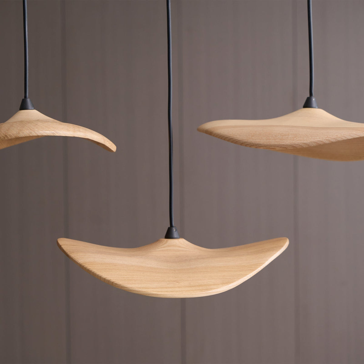 Abbott Kronleuchter zeitgenössisch minimalistisch leerer Blatt Holz