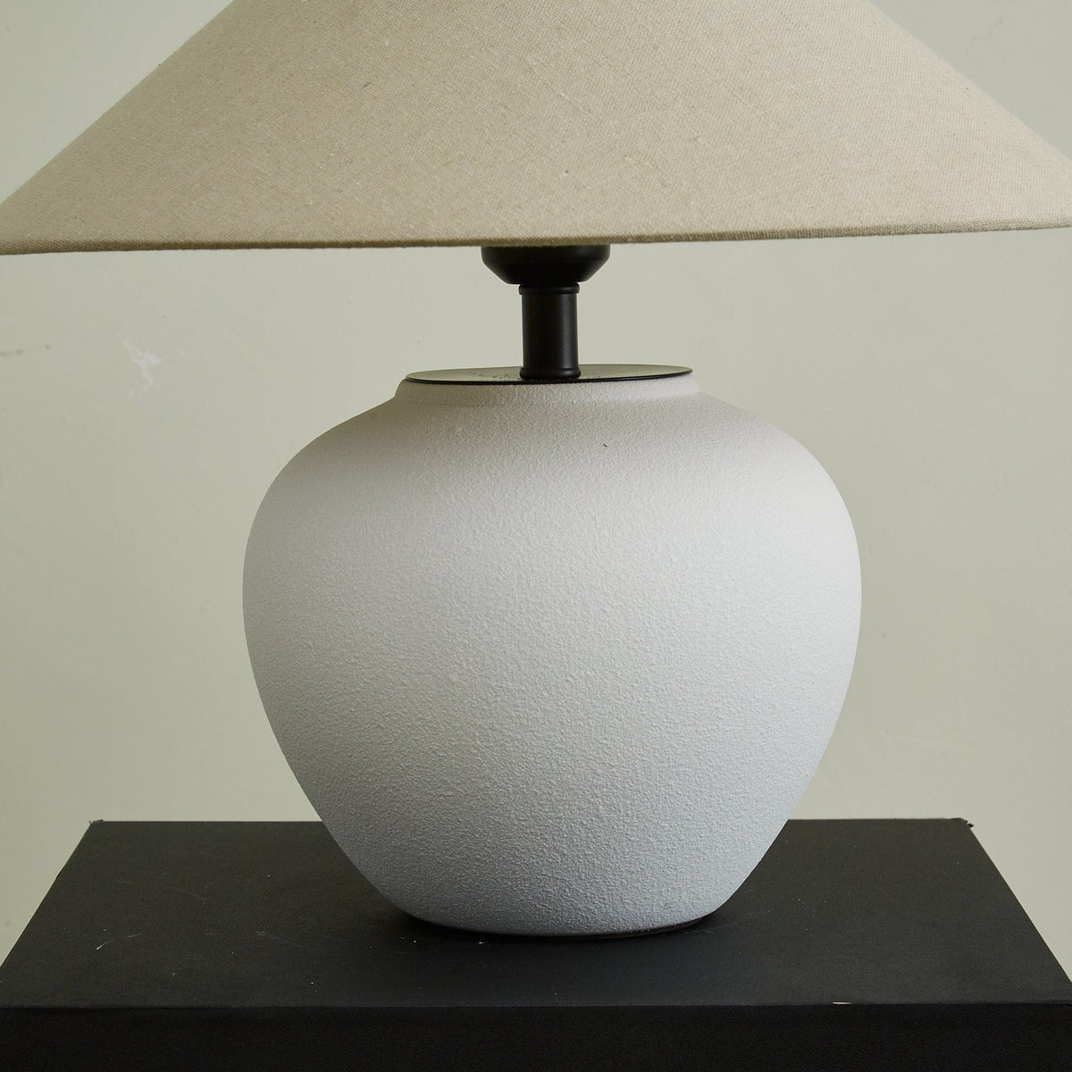 Alba elegante Tischleuchte aus Keramik