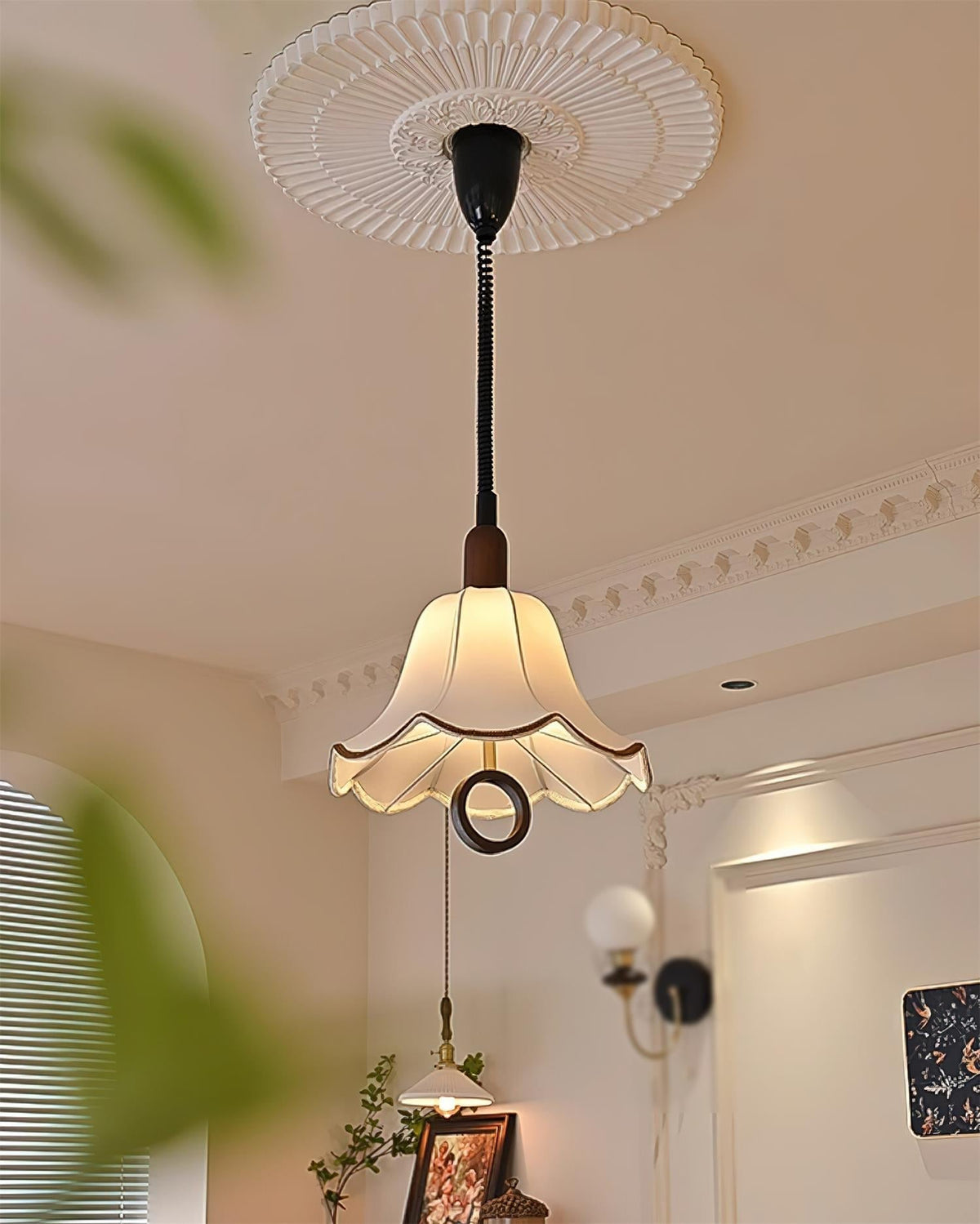 Eurvaryra Pendelleuchte aus Stoff und Holz im klassischen eleganten Stil
