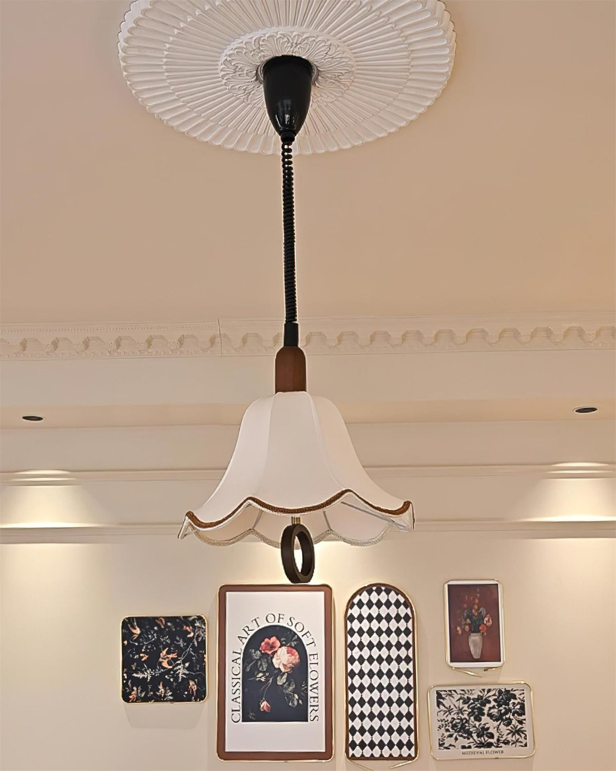 Eurvaryra Pendelleuchte aus Stoff und Holz im klassischen eleganten Stil