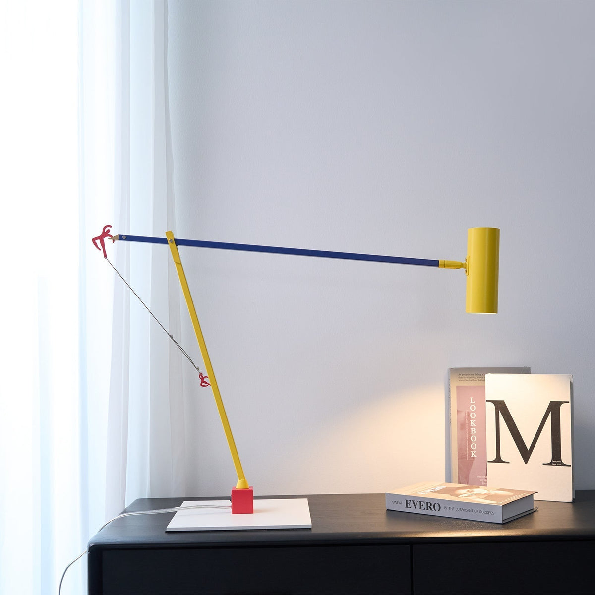 Ember zeitgenössische minimalistische Tischlampe