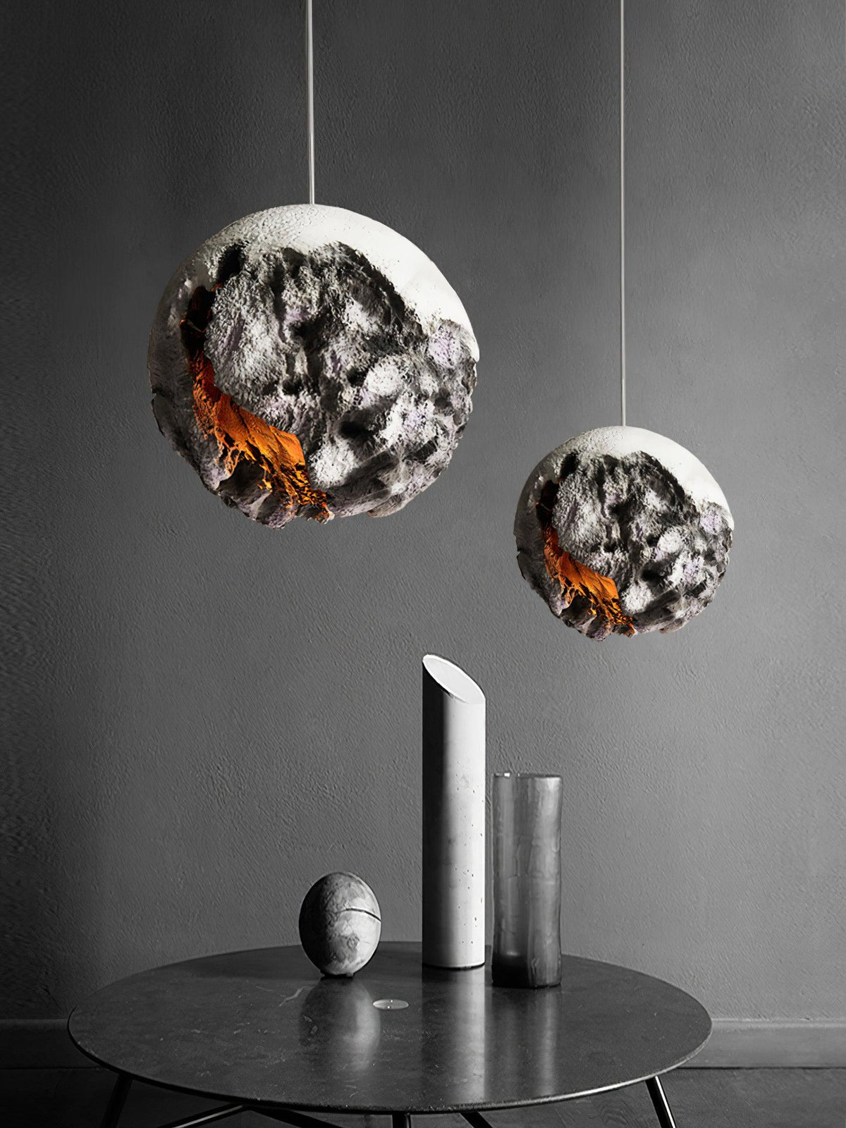 Ilphaara Irregular Planet Kunststoff-Pendelleuchte