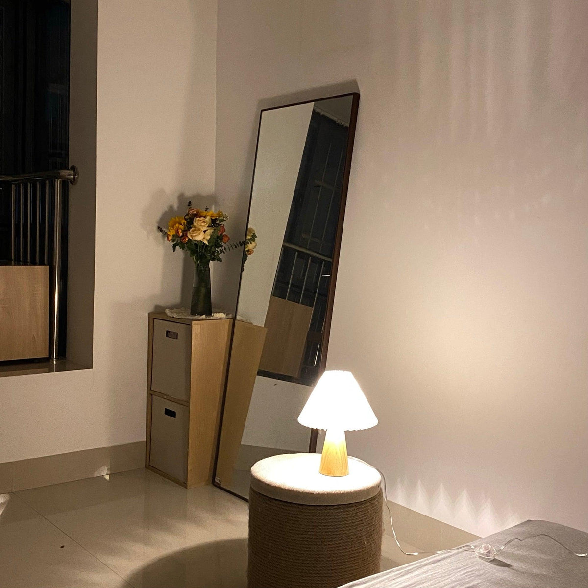 Sylineria Minimalistische Tischleuchte aus Holz