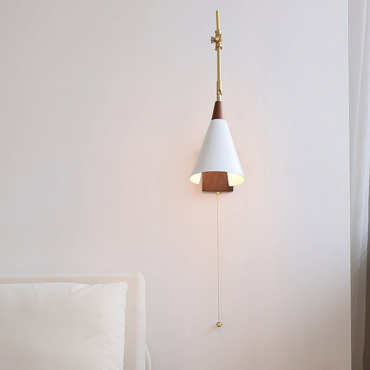 Laurent Swing Arm Wandleuchte