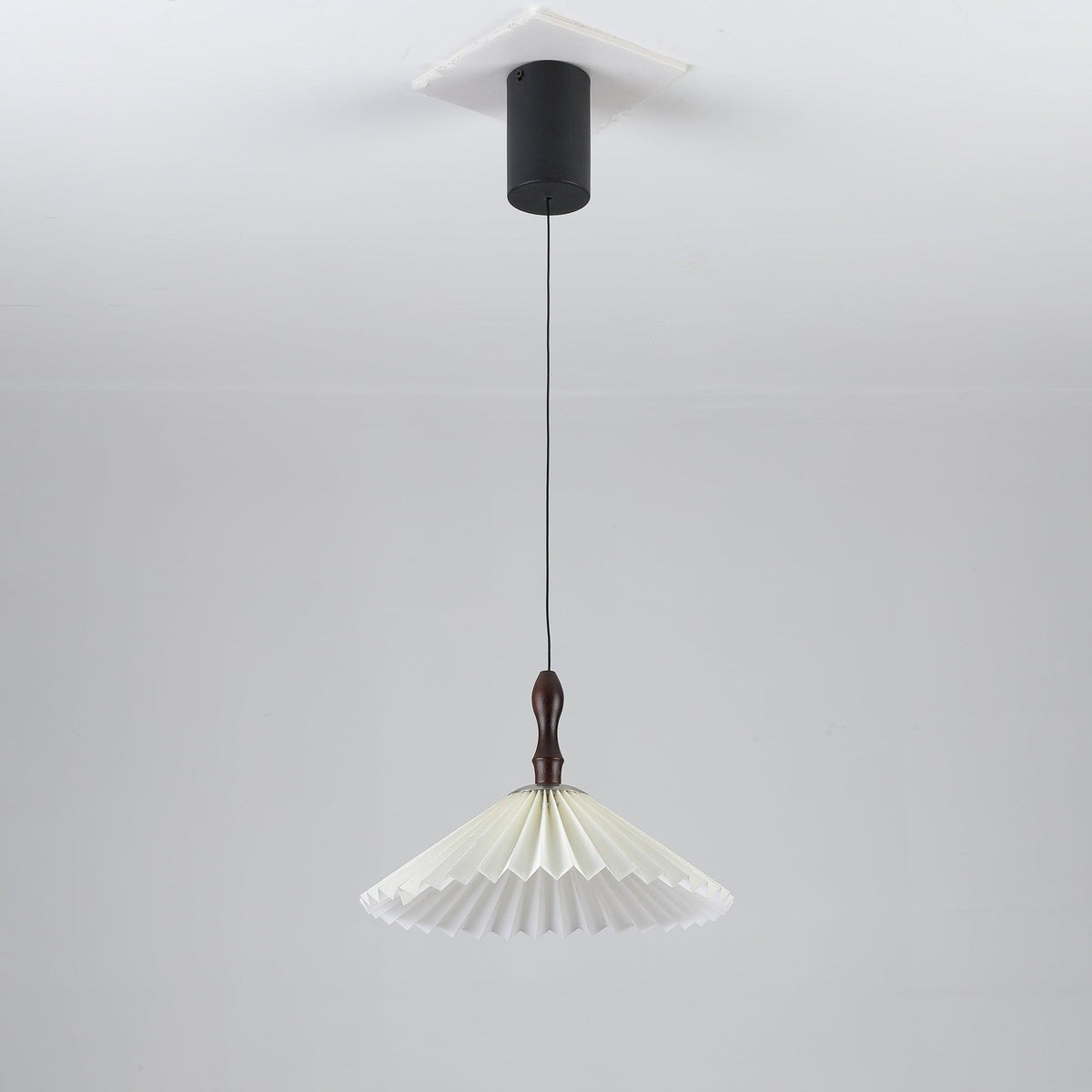 Petal Pendelleuchte aus Holz