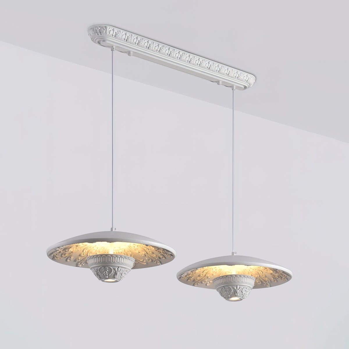 Jhel Pendelleuchte aus Kunstharz im Flying Saucer-Design