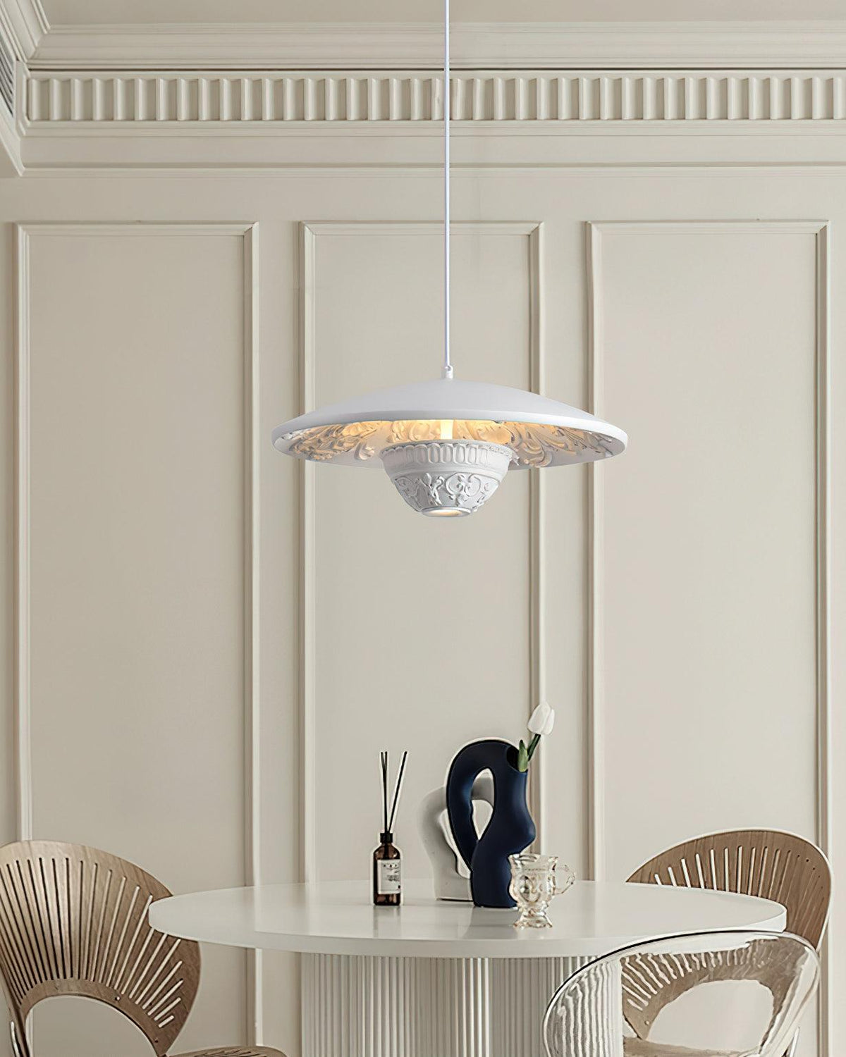 Jhel Pendelleuchte aus Kunstharz im Flying Saucer-Design