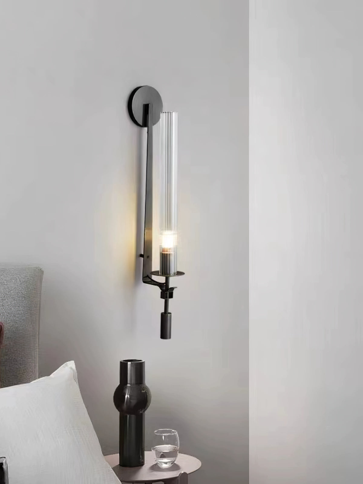 Veloora Wandleuchte Messing minimalistisch geripptes Glas