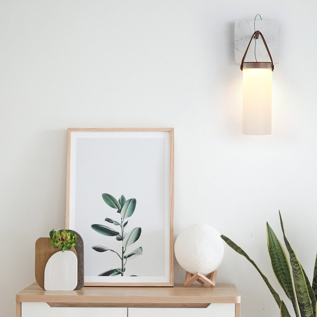 Galerie Wandleuchte Fontana Glas Leder Marmor