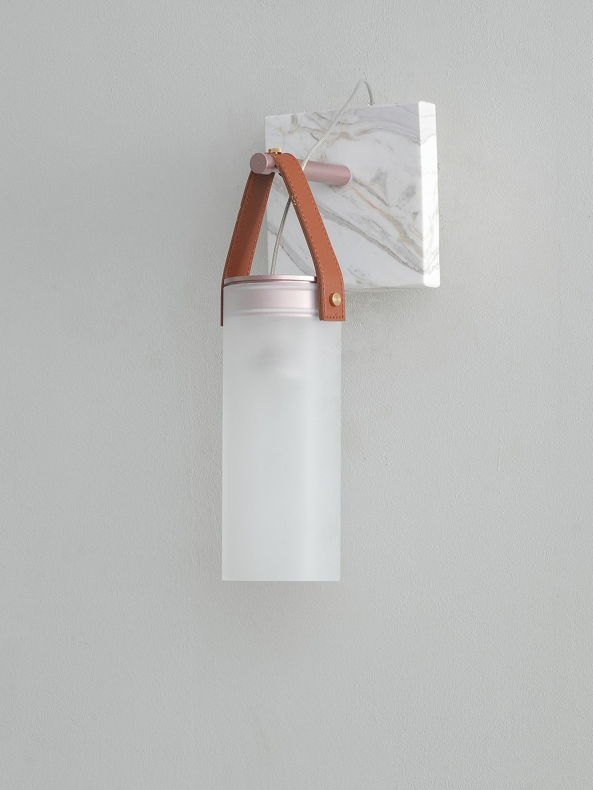 Galerie Wandleuchte Fontana Glas Leder Marmor