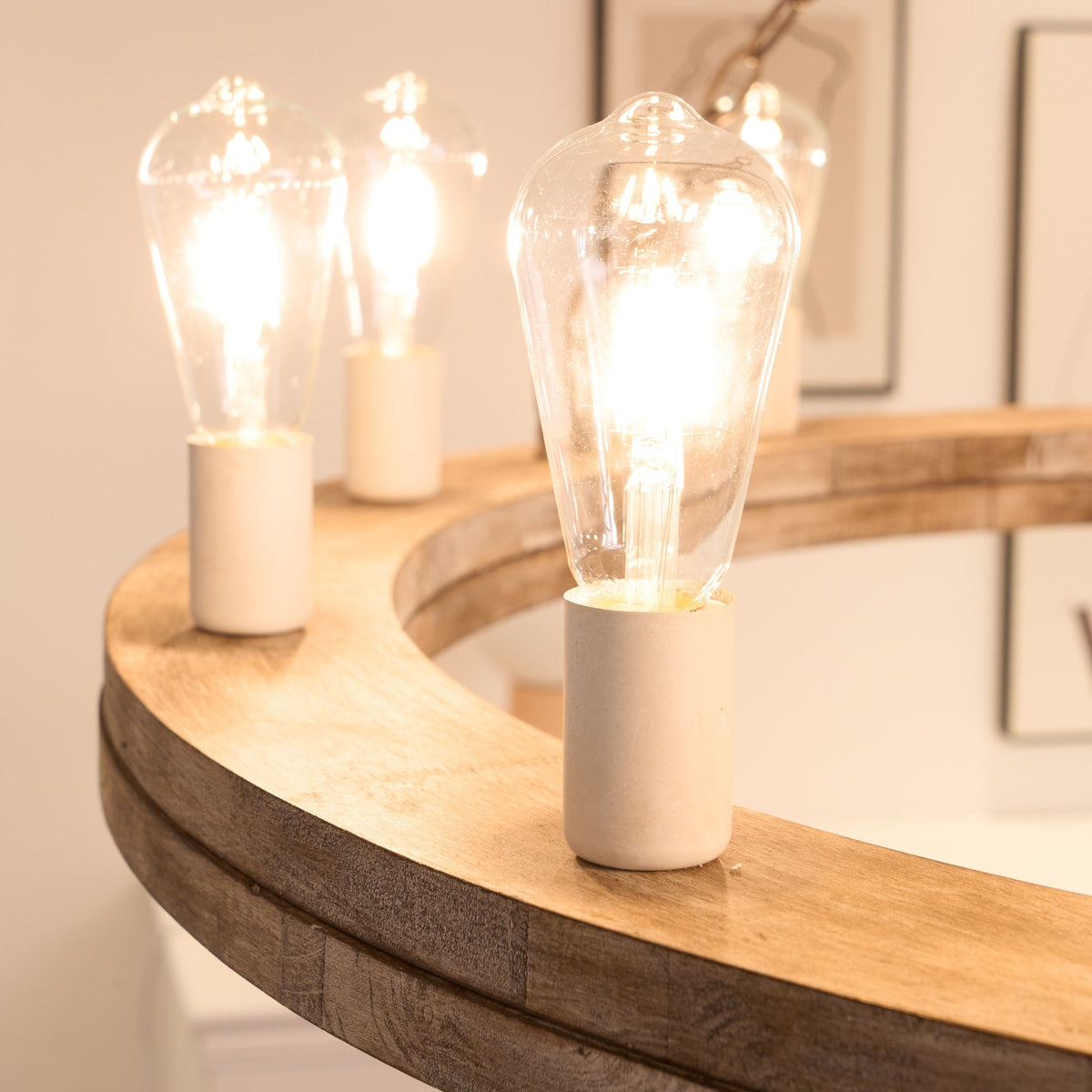 Rinorena Kronleuchter aus Holz