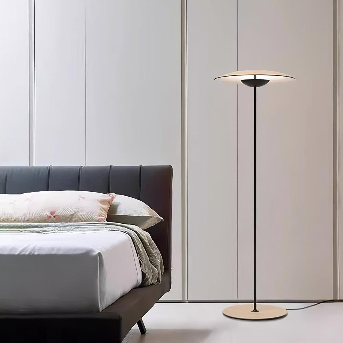 Ferinira Aluminium Minimalistische Stehleuchte