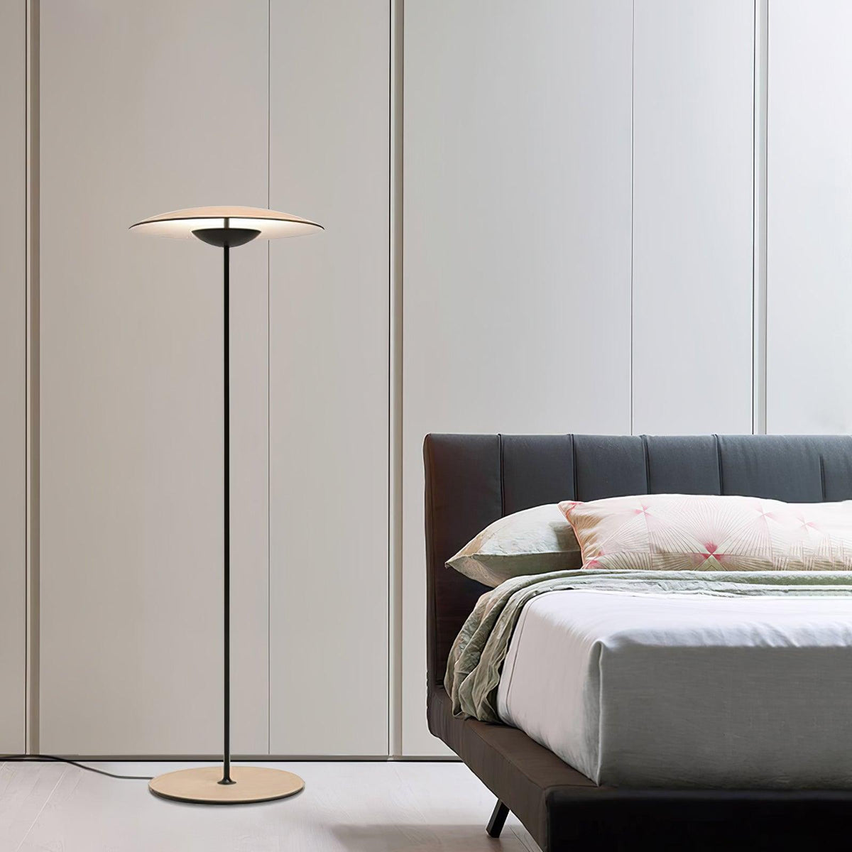 Ferinira Aluminium Minimalistische Stehleuchte