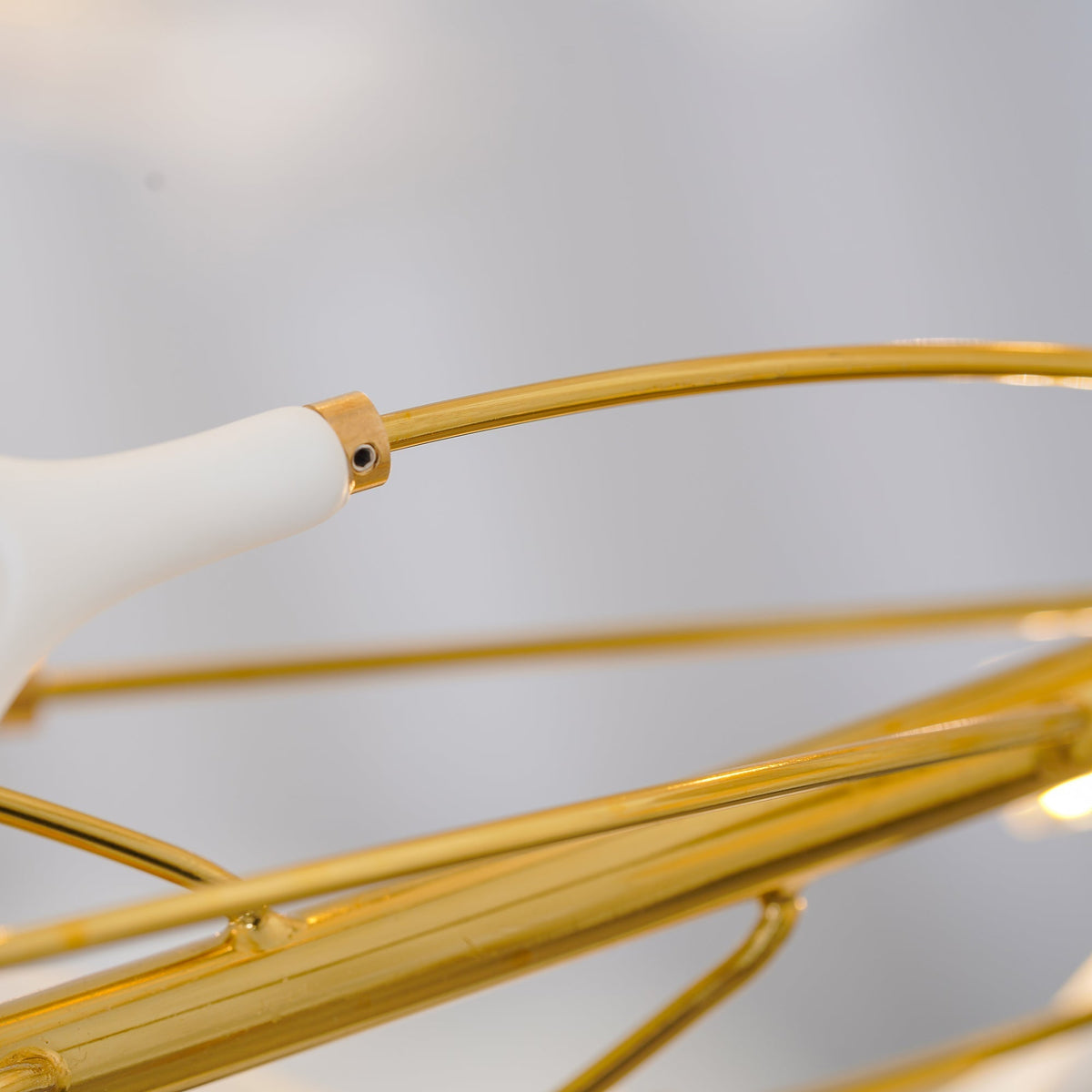 Umberis Pendelleuchte Gingko Porzellanblätter Gold