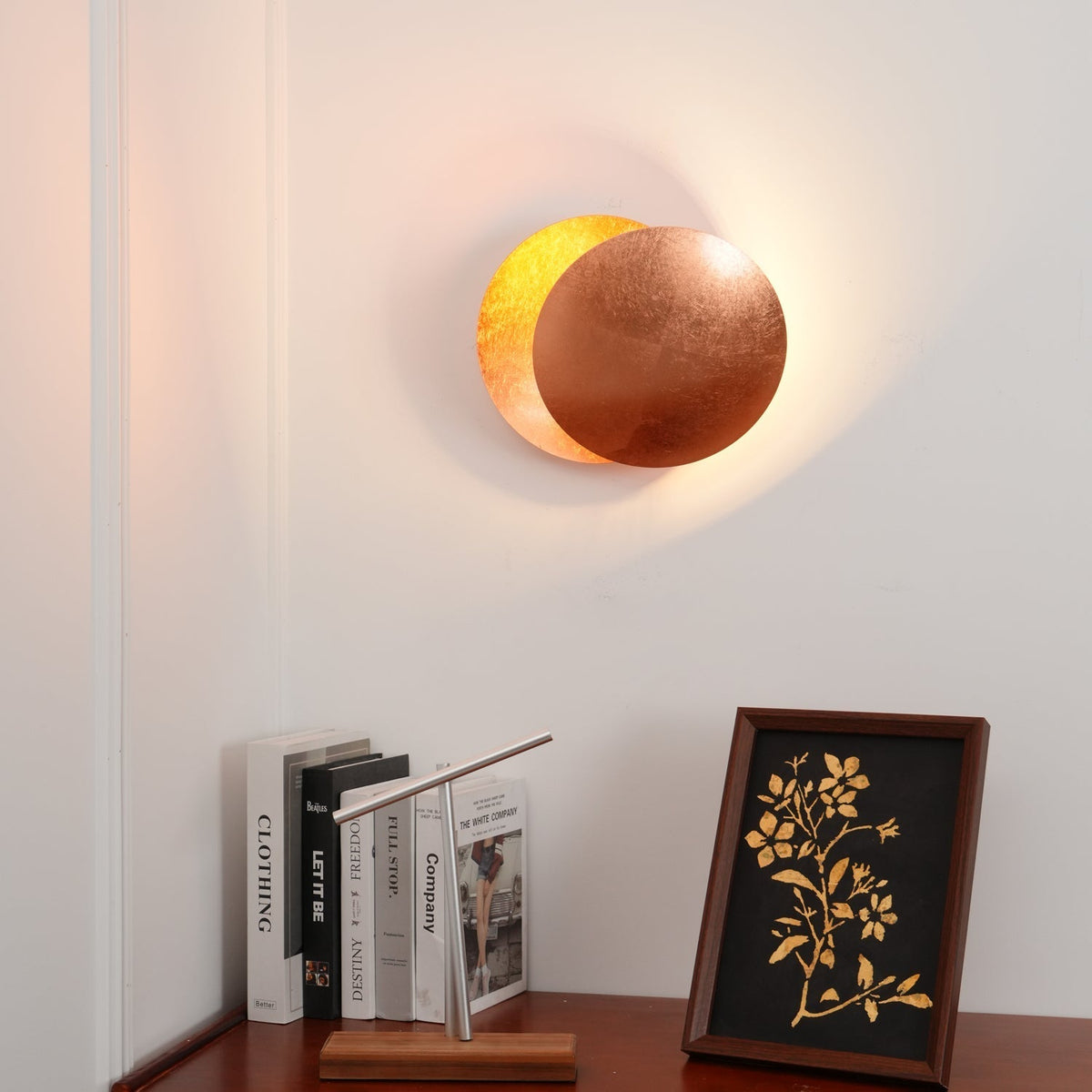Fioris zeitgenössische minimalistische Kunst-Wandleuchte