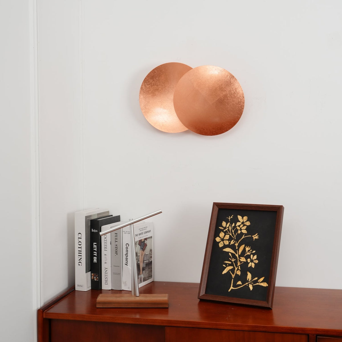 Fioris zeitgenössische minimalistische Kunst-Wandleuchte