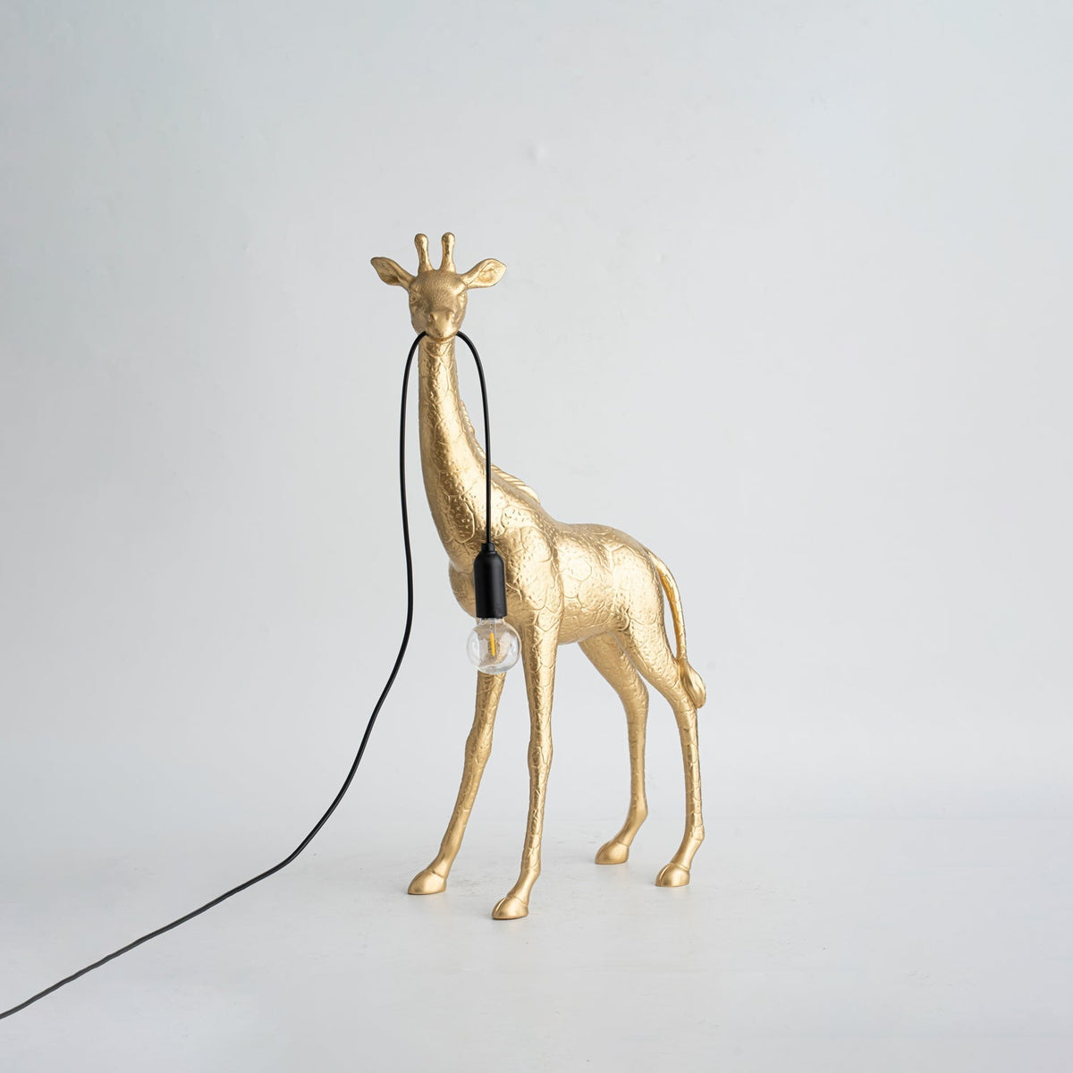 Fexl luxuriöse Giraffe Royale Skulptur-Stehleuchte
