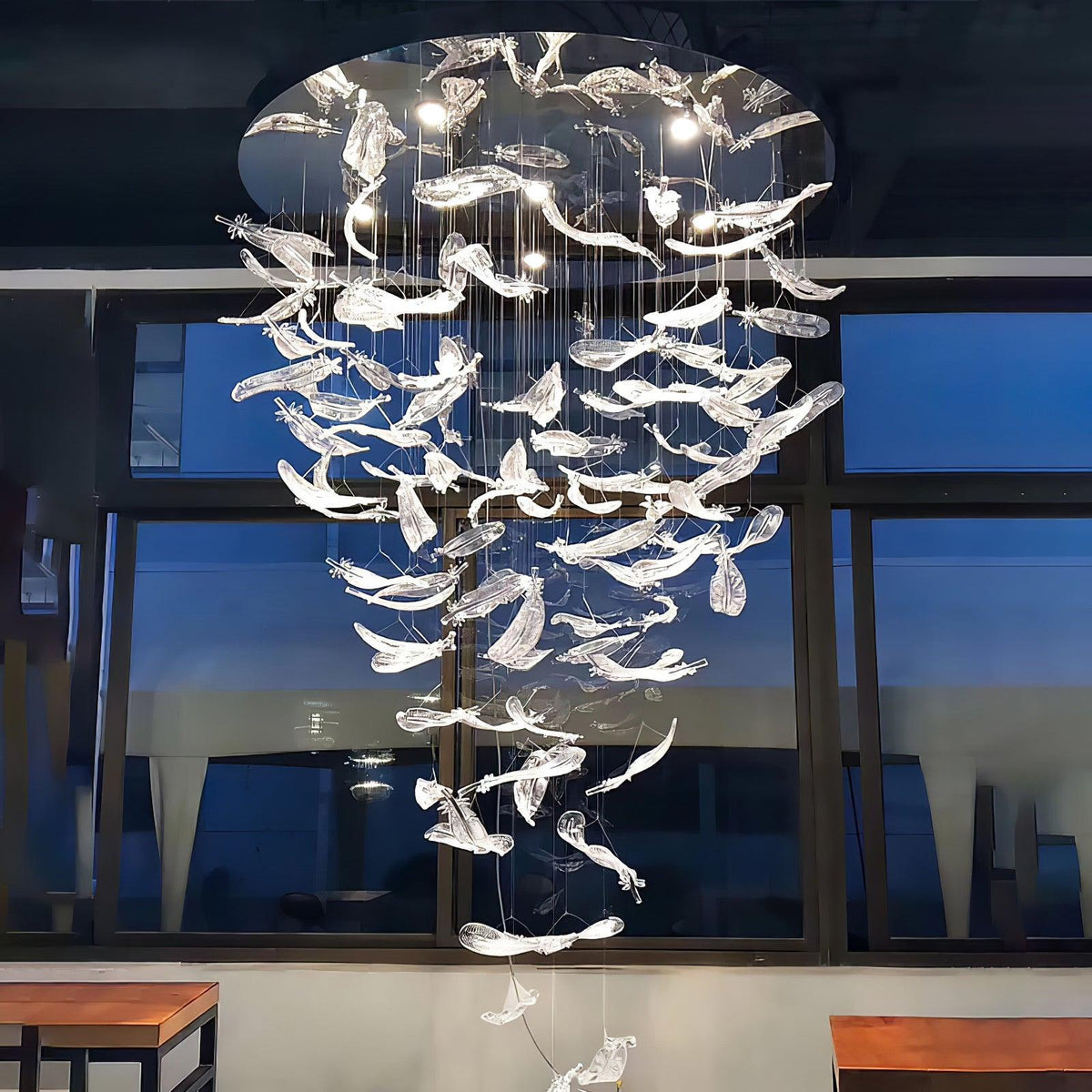 Aetherial Kronleuchter aus Glas mit Blattmotiv