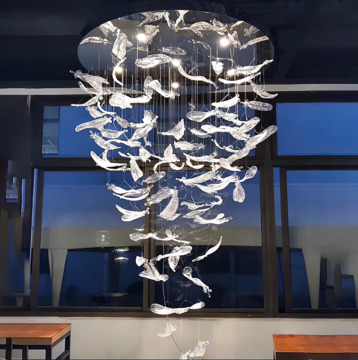 Aetherial Kronleuchter aus Glas mit Blattmotiv