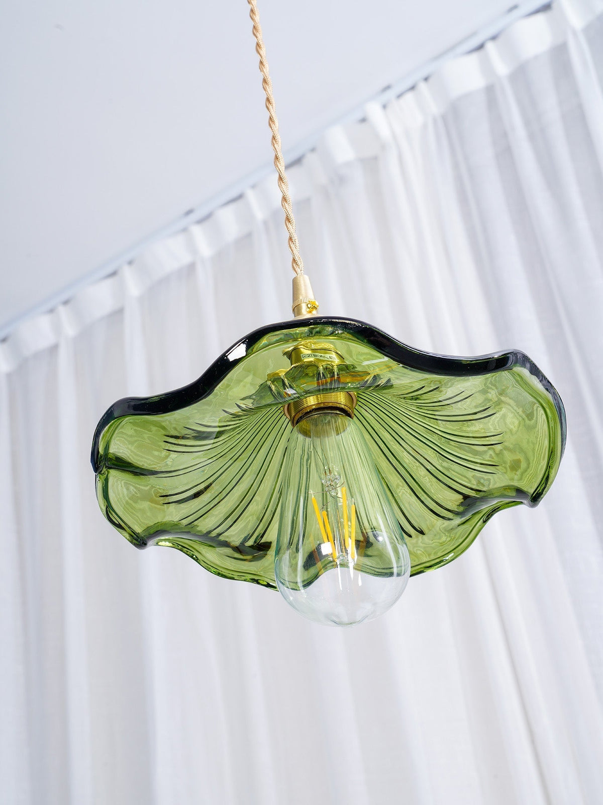 Daphne moderne Pendelleuchte aus Glas in Blumenform