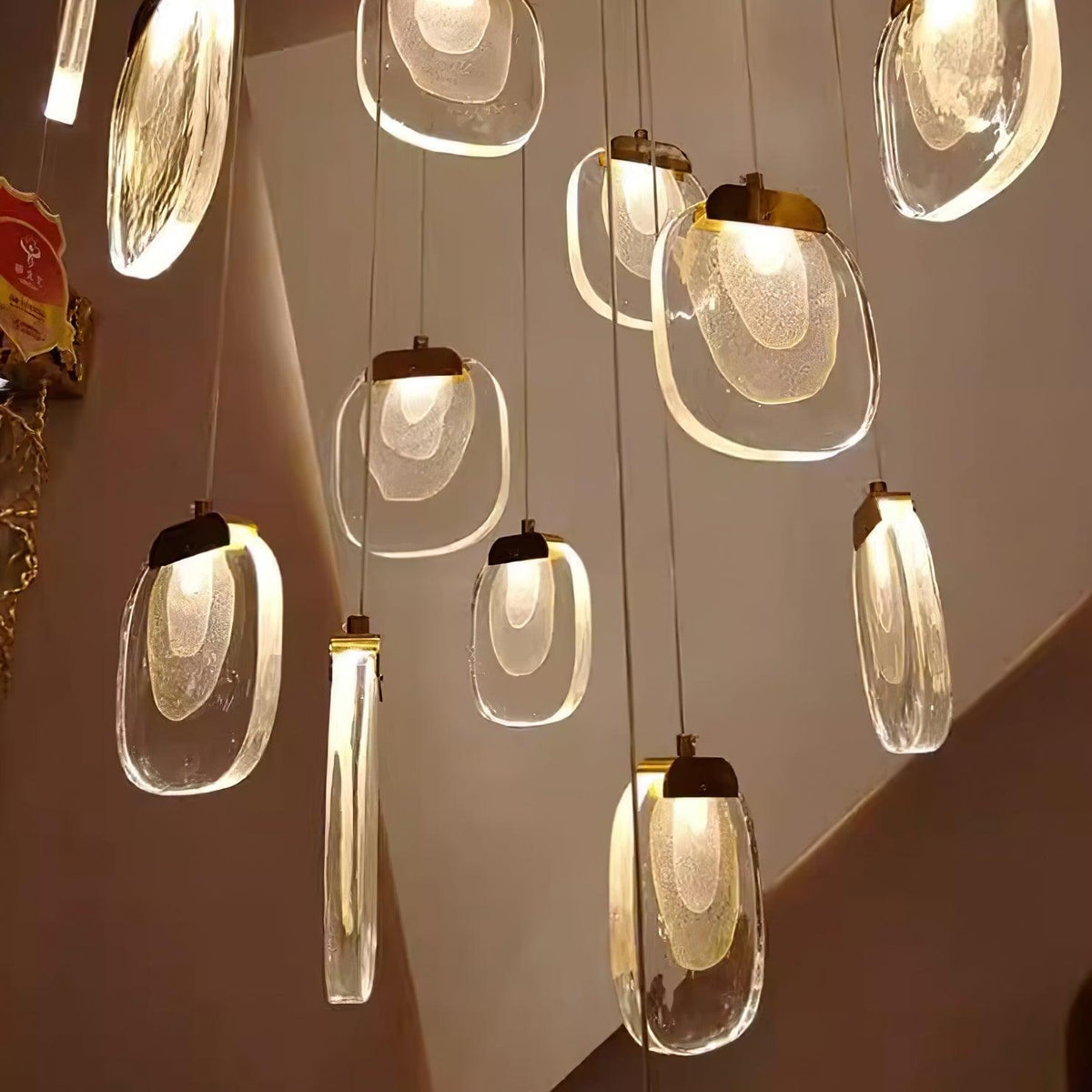 Avesia Minimalistische Pendelleuchte aus Glas für Treppenhaus