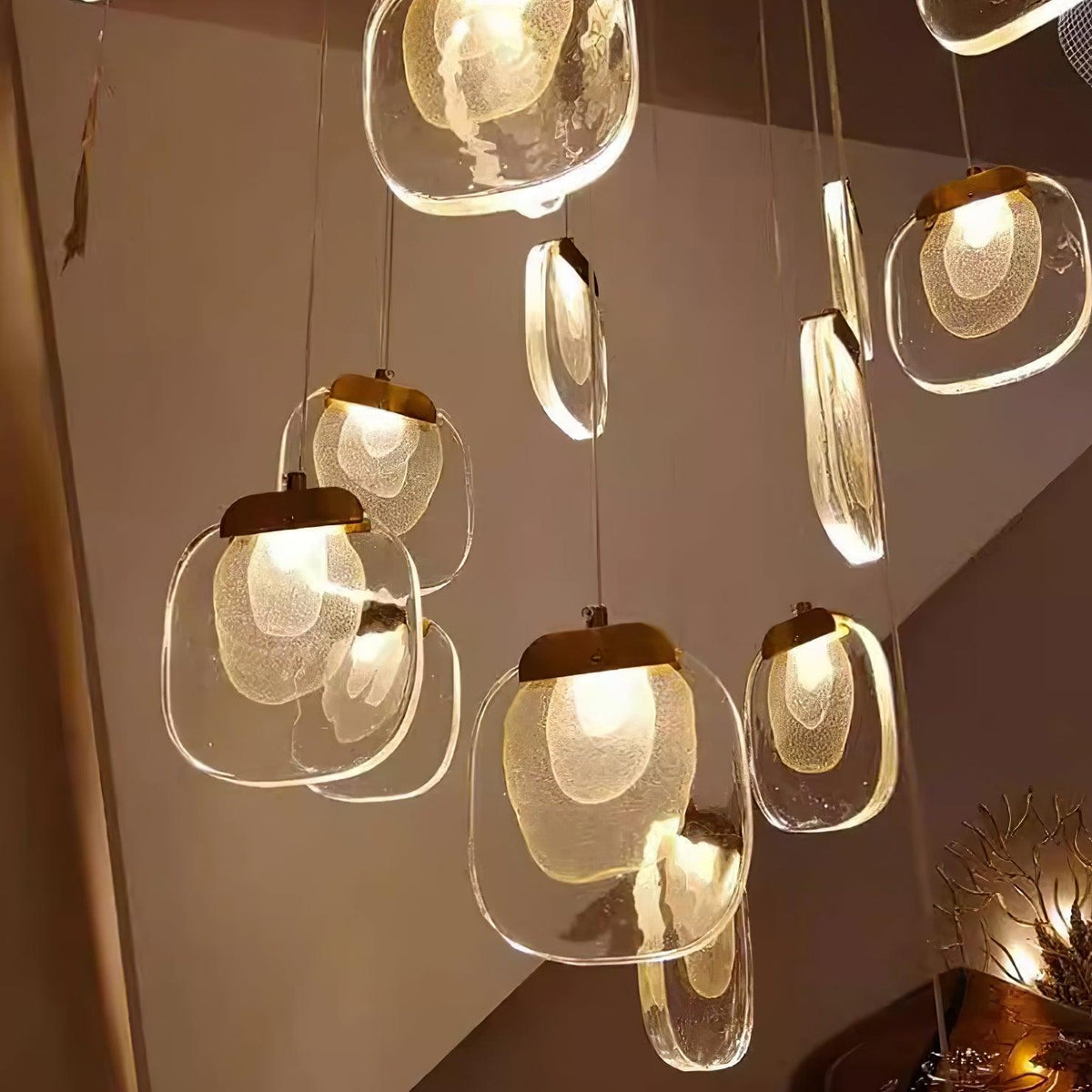 Avesia Minimalistische Pendelleuchte aus Glas für Treppenhaus