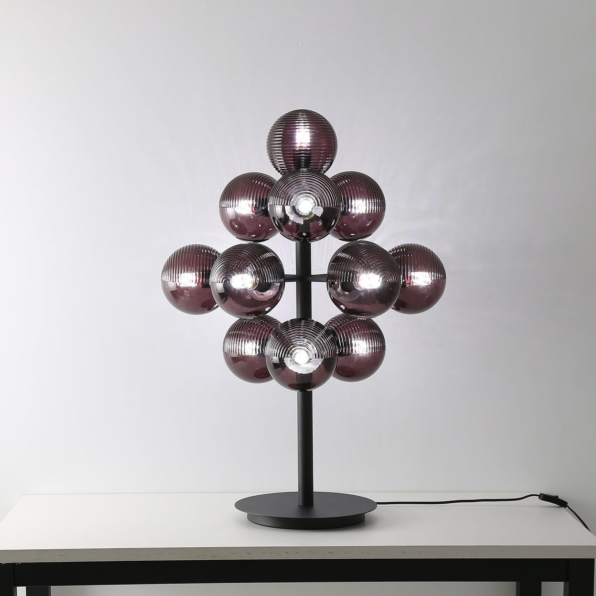 Wesley moderne Tischleuchte aus Glas