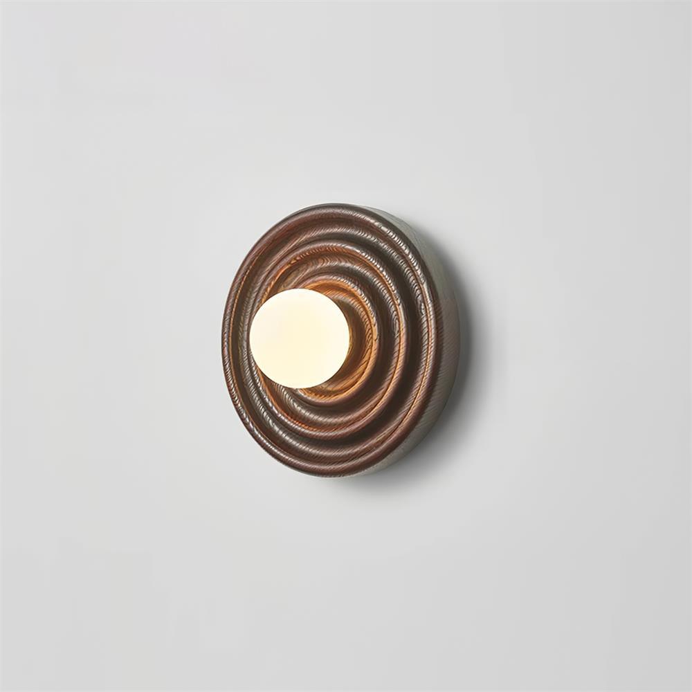 Aldinise Wandleuchte Ripple mit Erlenholzkörper und Kugellampenschirm aus Glas