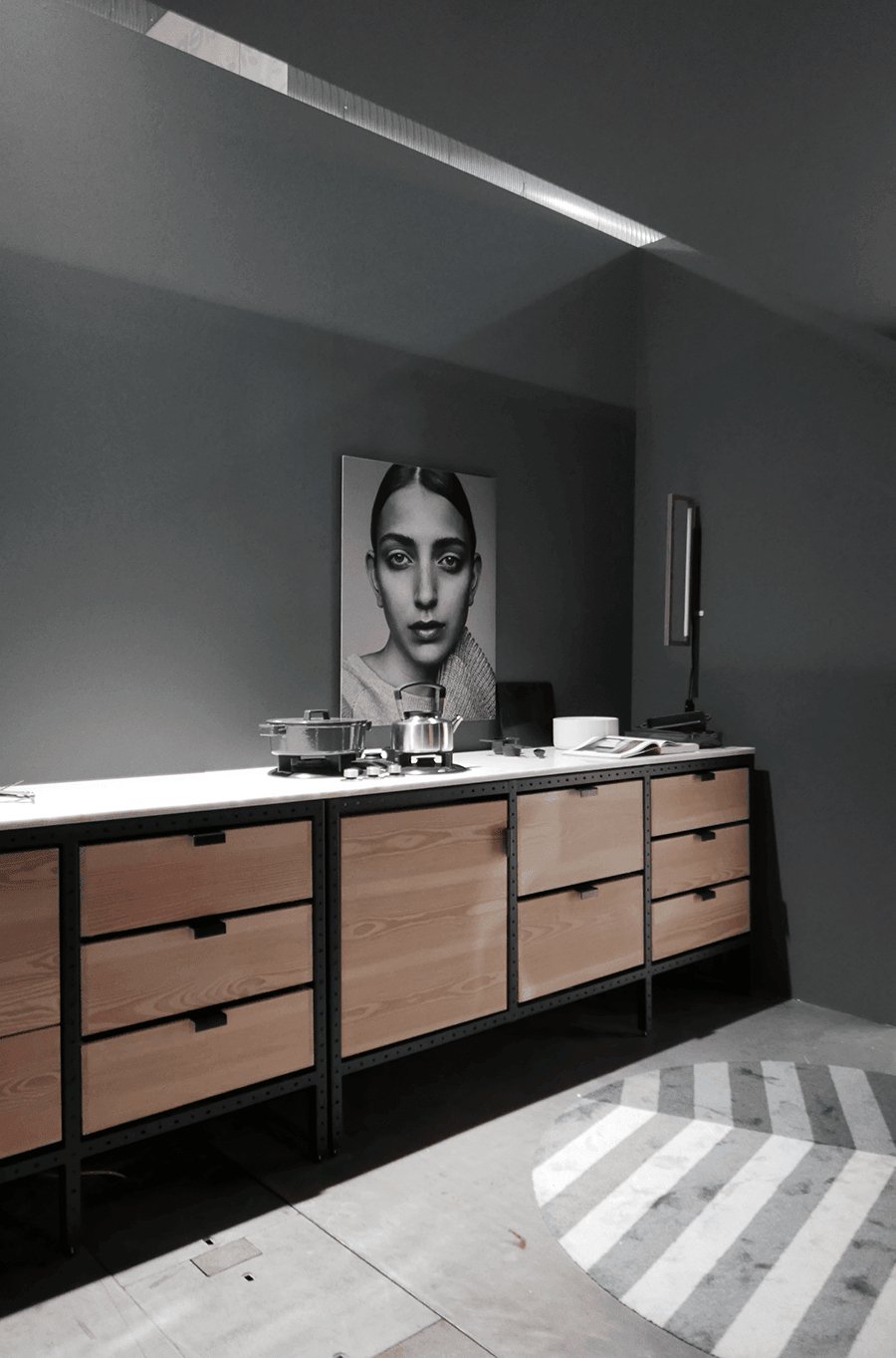 Lumase Stehleuchte aus Glas im minimalistischen Stil