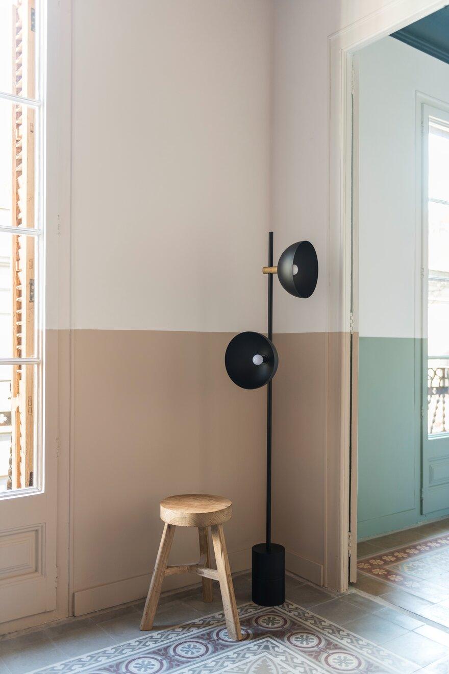 Lumase Stehleuchte aus Glas im minimalistischen Stil