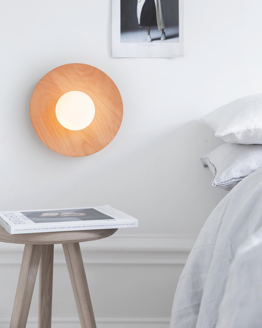 Eloza zeitgenössische minimalistische Wandleuchte aus Holz und Glas