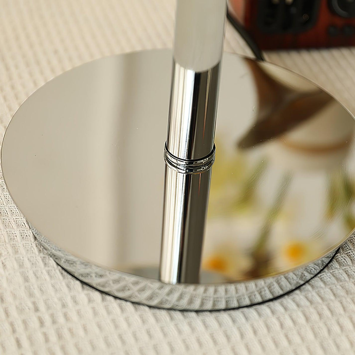 Solise Tischleuchte aus Glas im Retro-Vintage-Stil