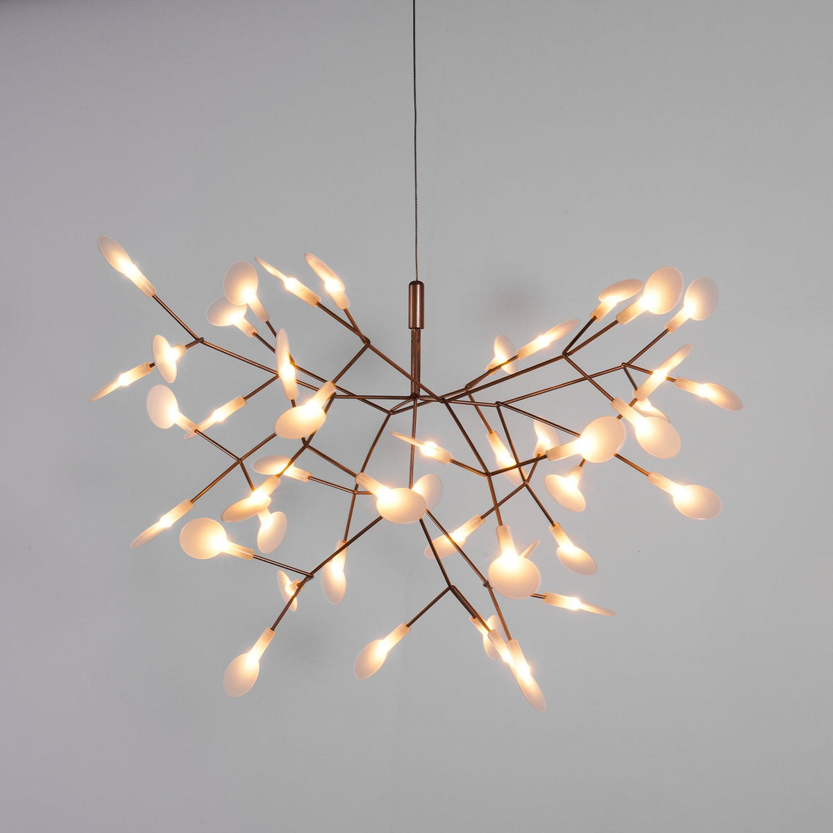 Auroreon Kronleuchter Roségold Firefly LED Ast