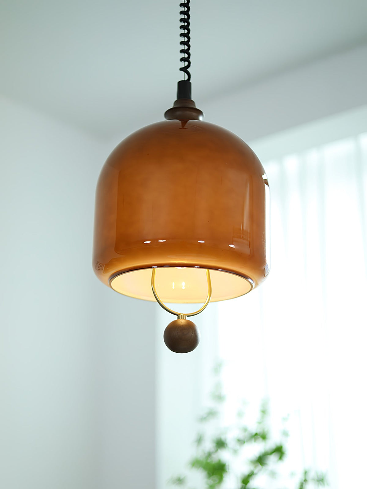 Elveise Minimalistische Pendelleuchte aus Holz in Dunkelwalnuss und Dunkelbraun