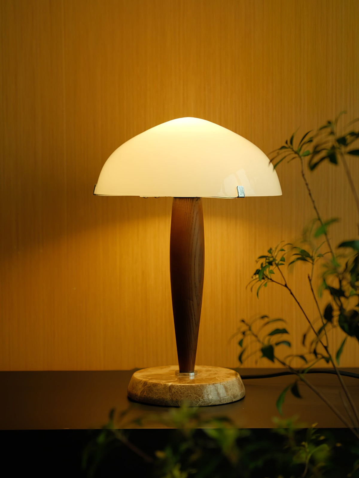 Emerson Tischleuchte aus Holz